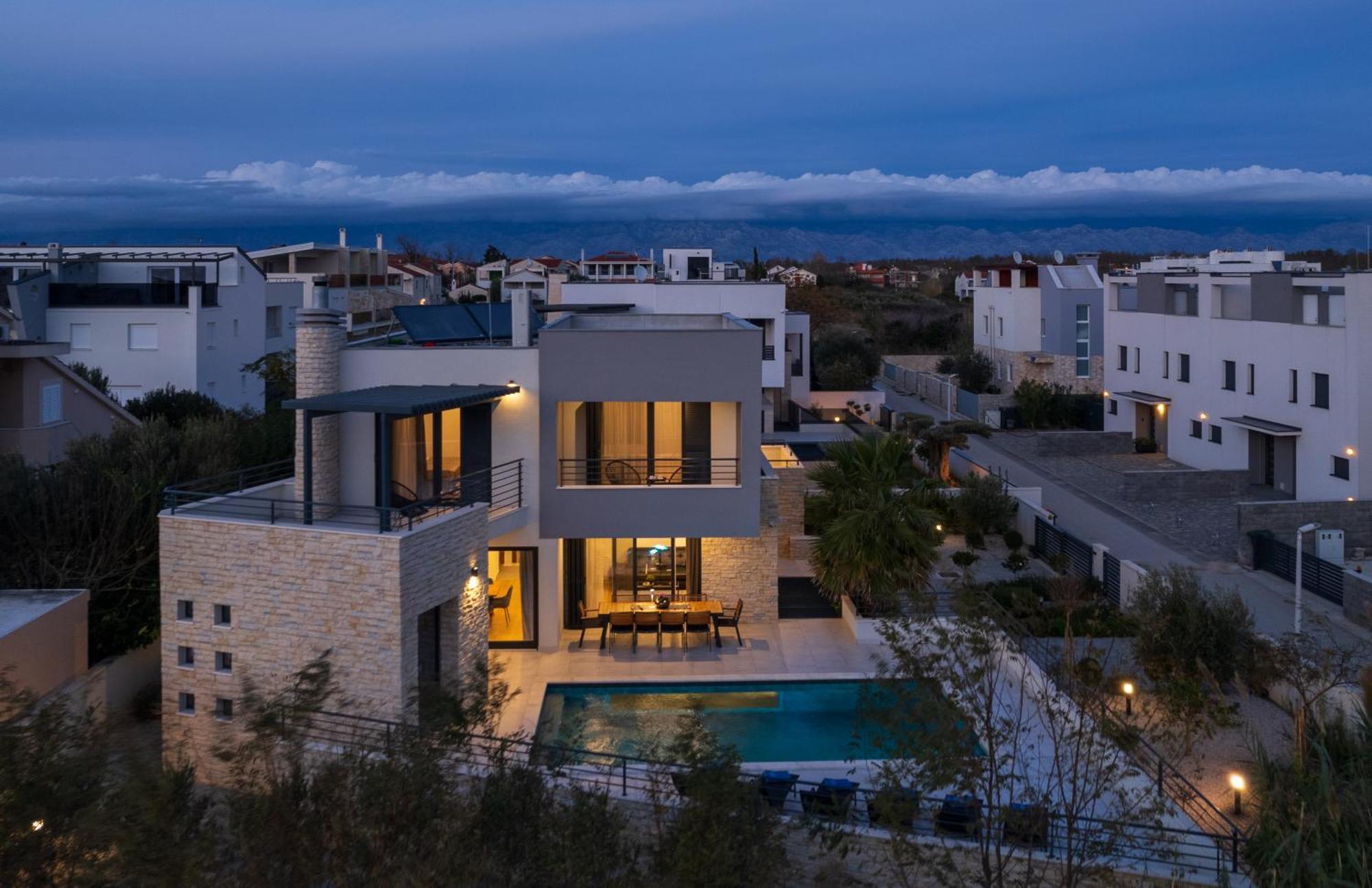 Villa Roca With Heated Pool And Sauna Privlaka  Exteriér fotografie