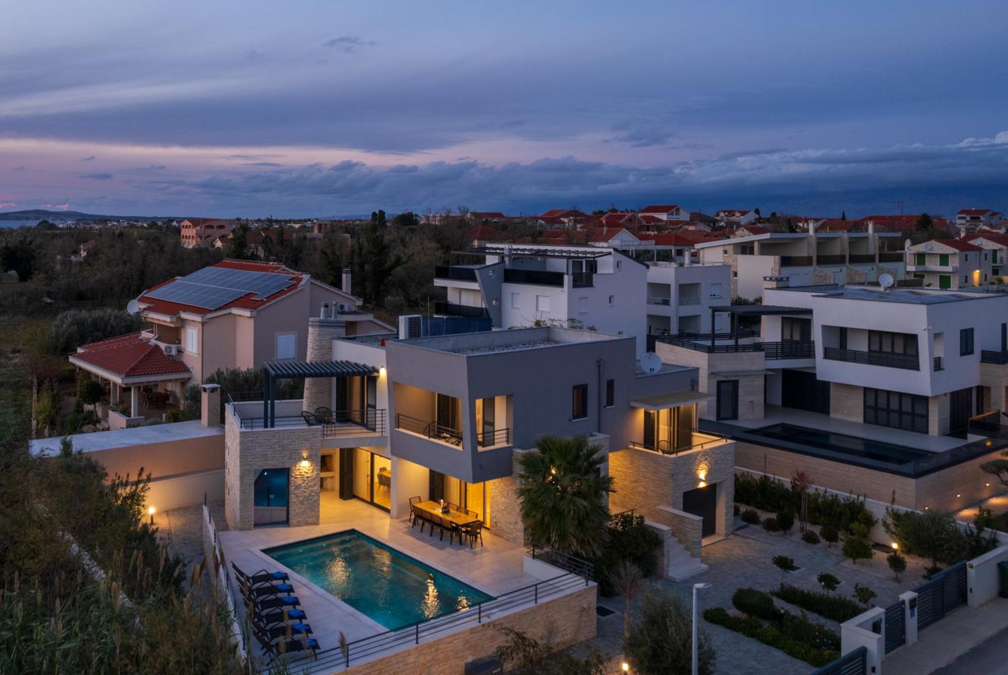Villa Roca With Heated Pool And Sauna Privlaka  Exteriér fotografie